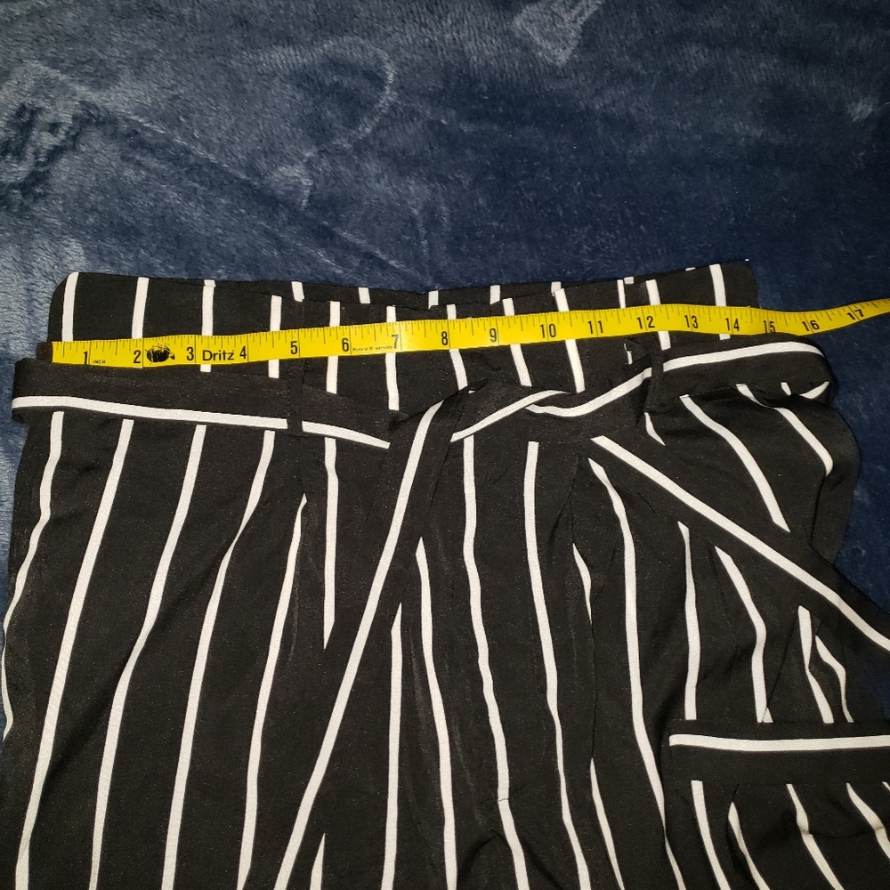 Shein black and white striped lightweight slacks - Picture 4 of 9